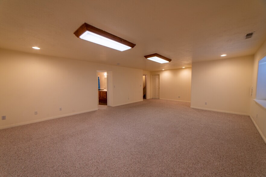 Building Photo - 363 S 1100 E
