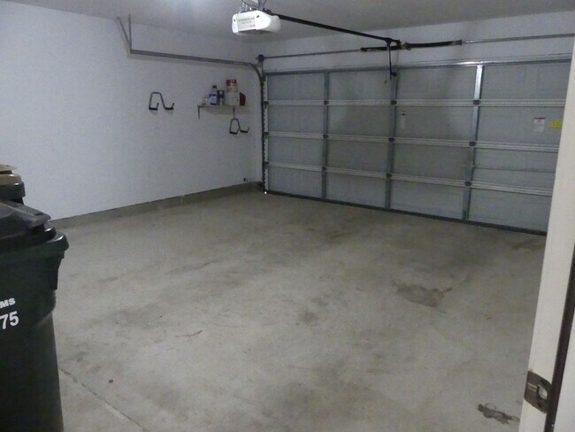 Building Photo - PRICE DROP !!