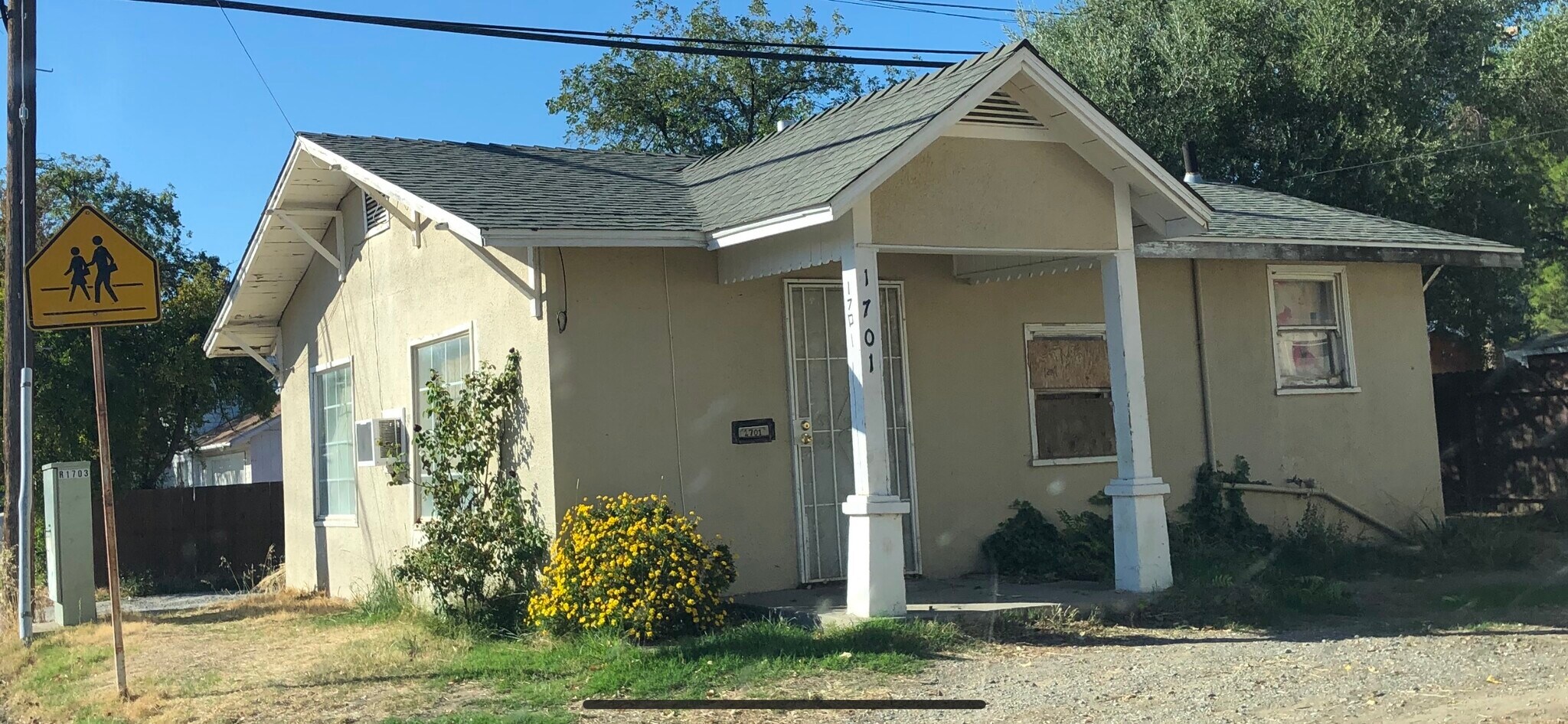 Building Photo - 1701 Solano St