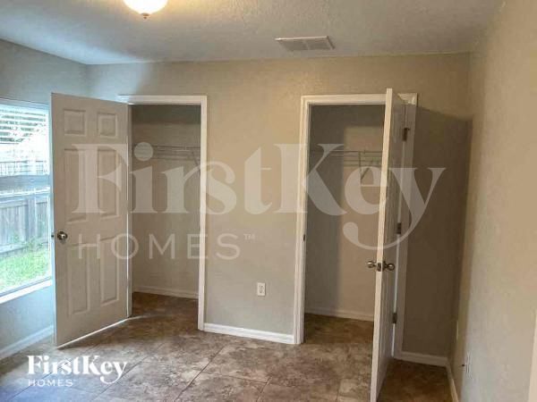 Building Photo - 3102 Lucaya Ave