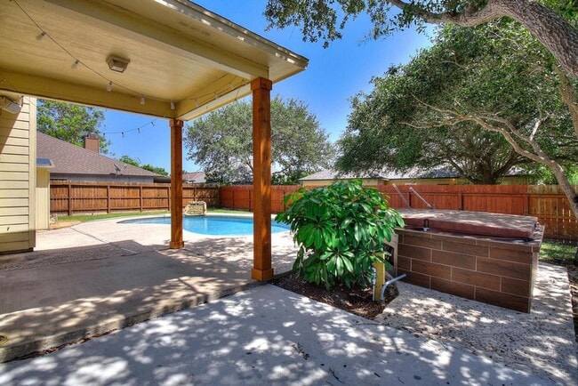 Building Photo - 5101 Cavendish Dr