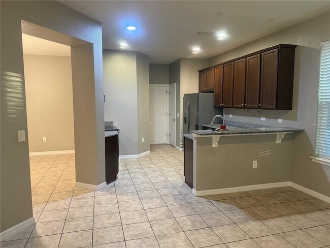 Building Photo - 12030 Silverlake Park Dr