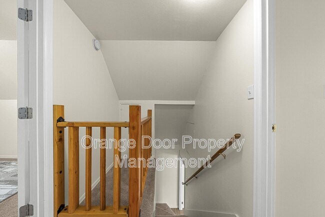 Building Photo - 834 S 72nd St