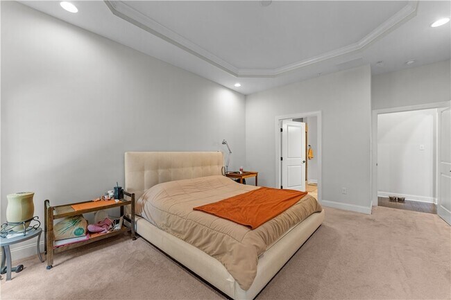 Building Photo - 433 Fairmont Dr