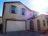 Building Photo - Naturally Well-Lit 4 bed/3 bath Single-Fam...