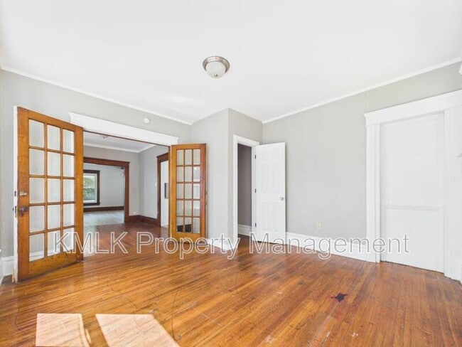 Building Photo - 701 Kling St