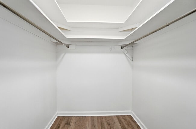 Building Photo - 7214 Winnebago Dr