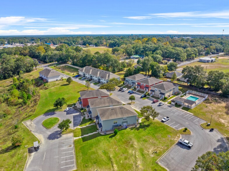 Building Photo - 813 Arbor Lake Dr