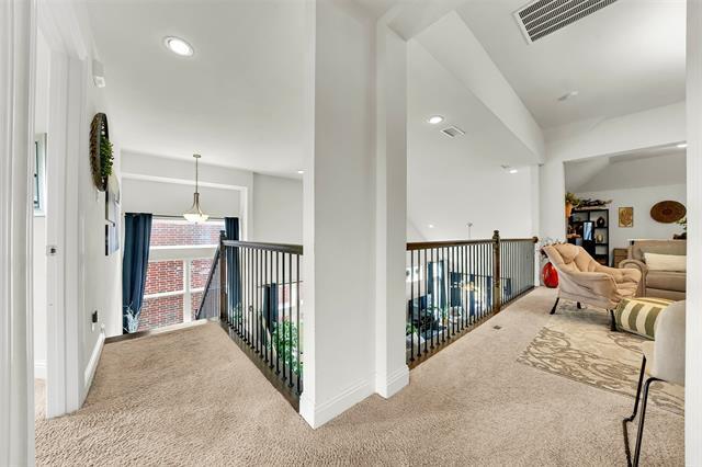 Building Photo - 345 Twin Creeks Dr