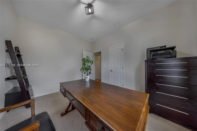 Building Photo - 932 Banyan Dr