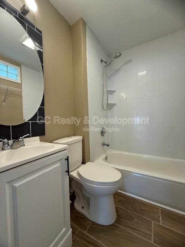 Building Photo - 101 S La Fox St