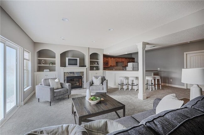 Building Photo - 5029 Woodstock Ct