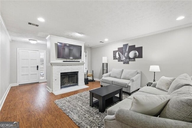 Building Photo - 13 Normandy Ct