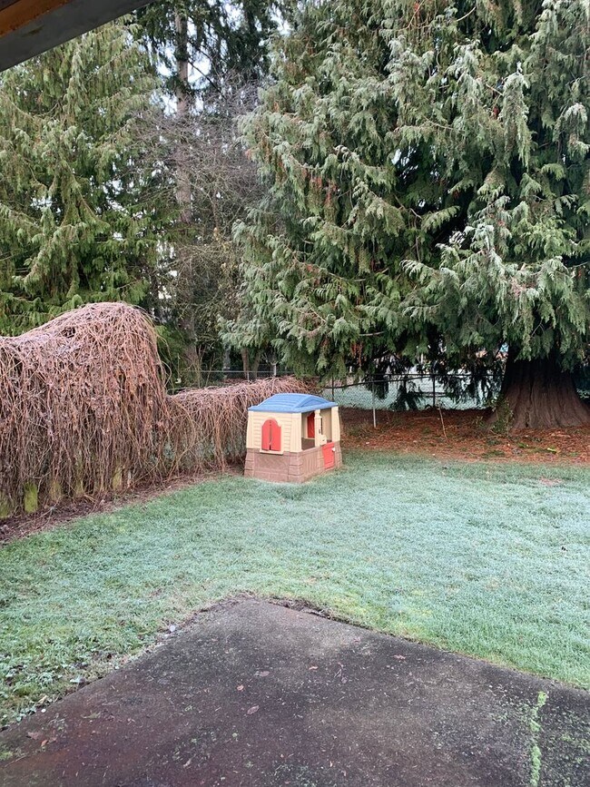 Building Photo - Bonney Lake Duplex