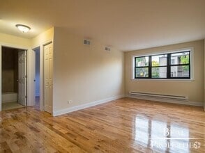 Building Photo - 1 bedroom in CHICAGO IL 60614