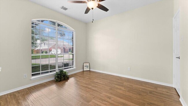 Building Photo - 9722 Therrell Dr