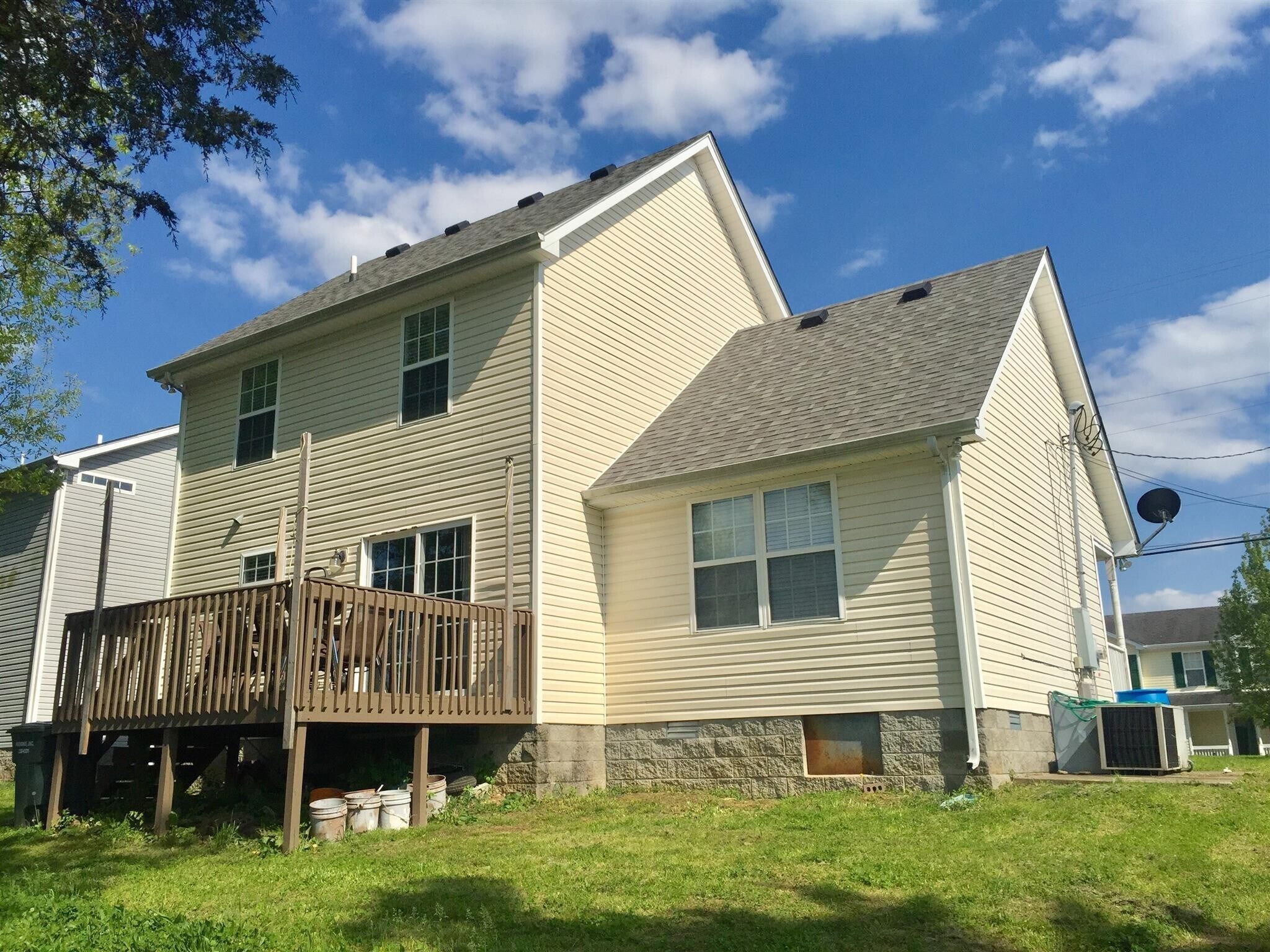 Building Photo - 7165 Legacy Dr