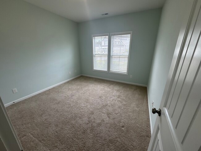 Building Photo - 78 Violetear Rdg