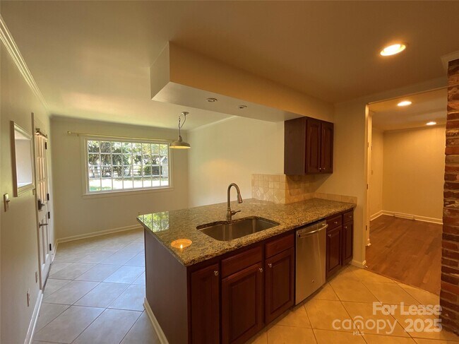 Building Photo - 3917 Kitley Pl