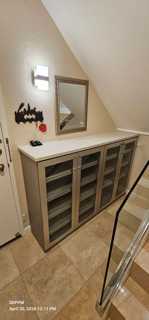 Building Photo - SAN DIEGO / BAY HO - Remodeled Nice 2 Bedroom & 2.5 Bath Townhouse.  AVAILABLE NOW!