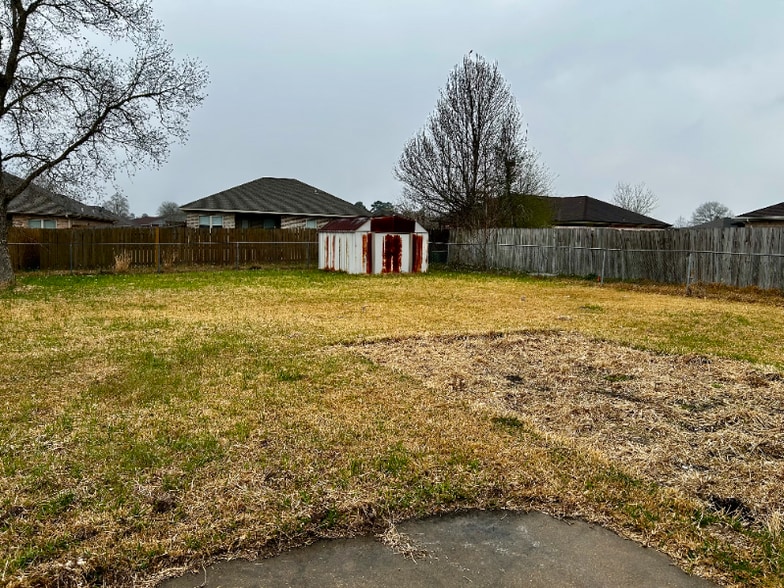 Building Photo - 1907 Cottonwood St
