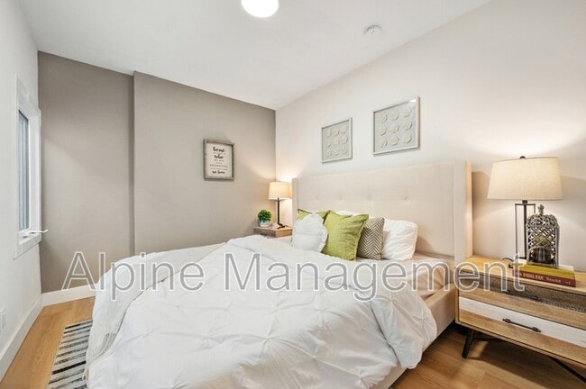 Building Photo - 830 47th St