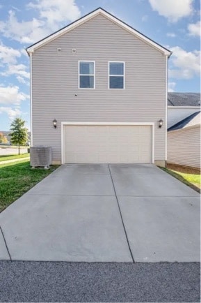 Building Photo - 241 River Rd