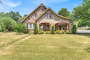 Building Photo - 1688 Overhill Rd