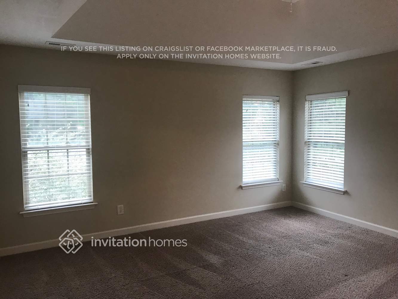 Building Photo - 20 W Smoketree Ct