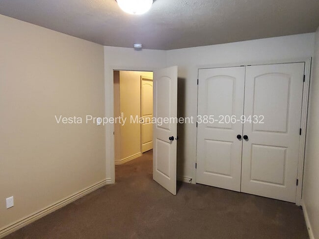 Building Photo - 299 W 1940 N