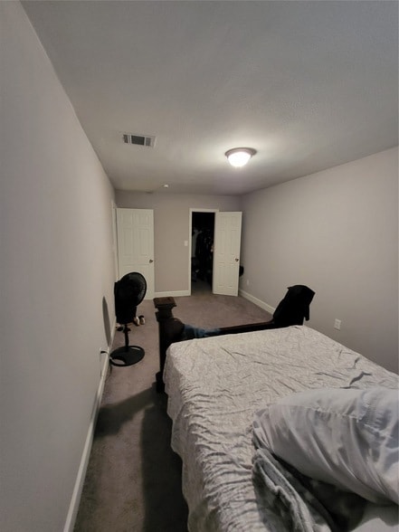 Building Photo - 50 Neyland St
