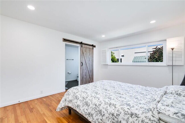 Building Photo - 3200 S Sepulveda Blvd