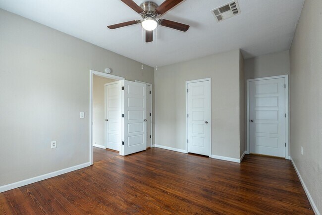 Building Photo - SECTION 8 WELCOME - NEWLY RESTORED - 2 BEDROOM - HARDWOOD FLOORS