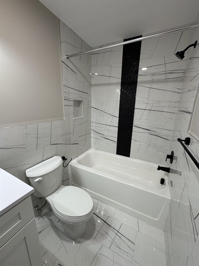 Building Photo - 515 Walnut St