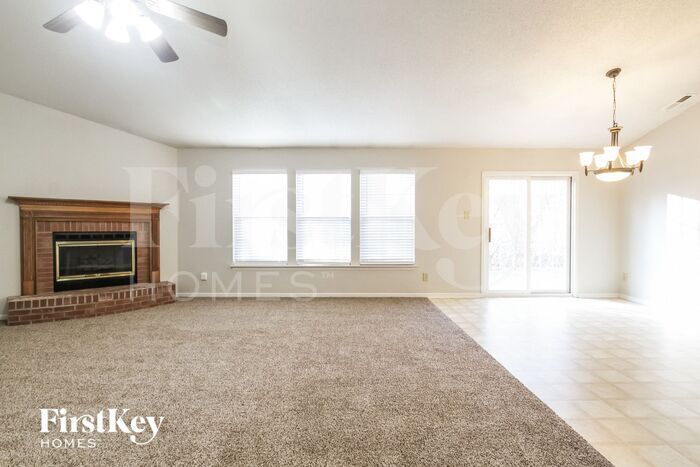 Building Photo - 744 Thornwood Ln
