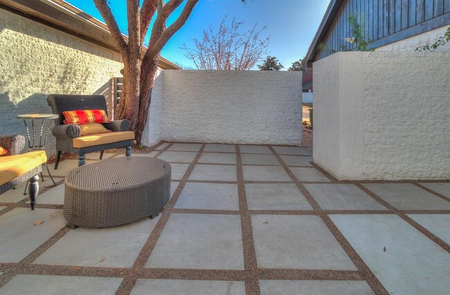 Building Photo - 3813 Ives Way