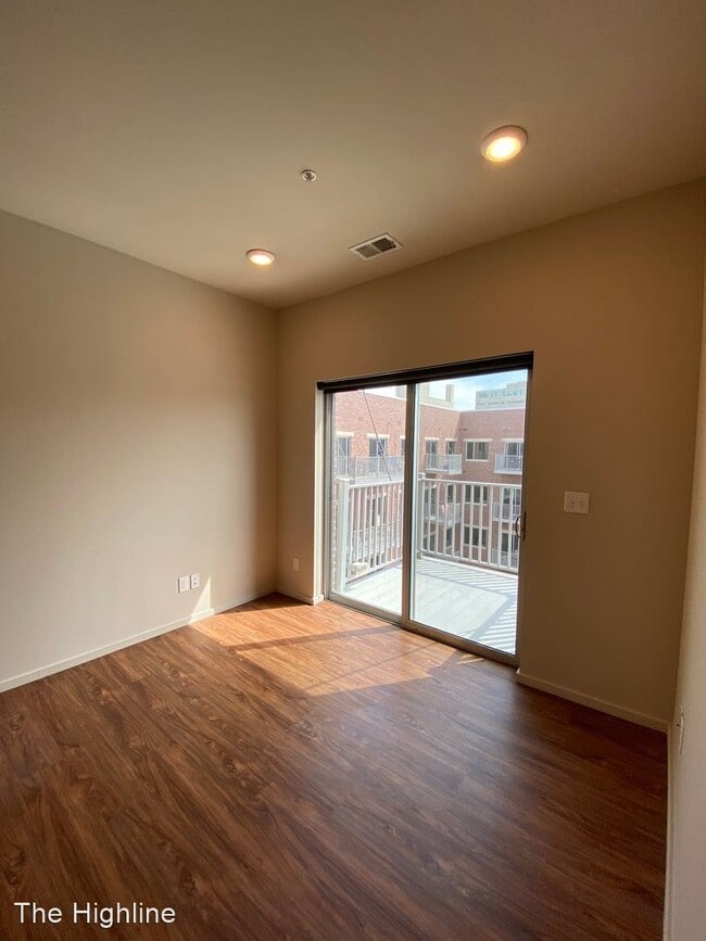 Building Photo - 2100 Douglas St