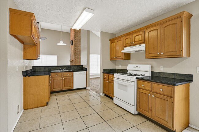 Building Photo - 12322 Meadow Ridge Dr