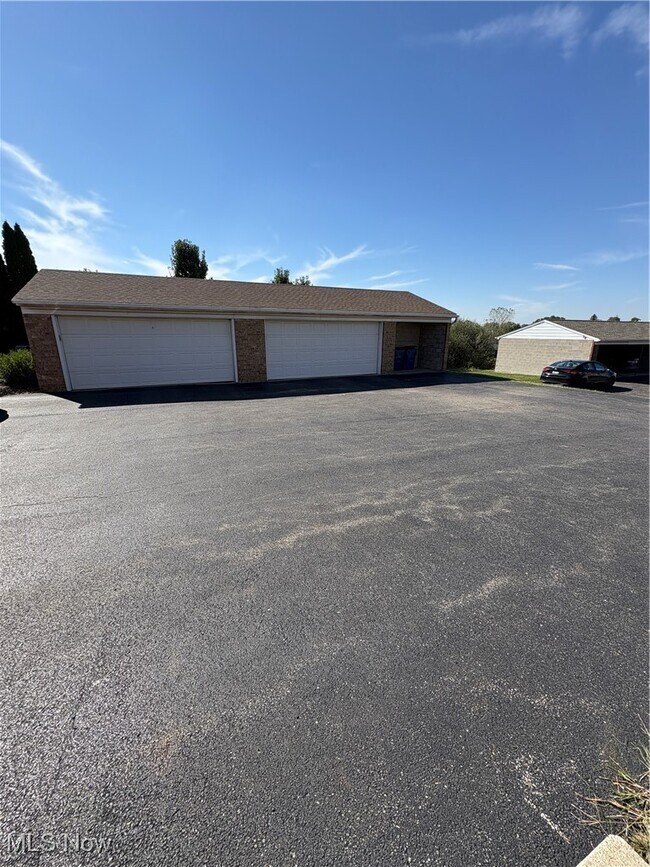 Building Photo - 66 Carter Cir