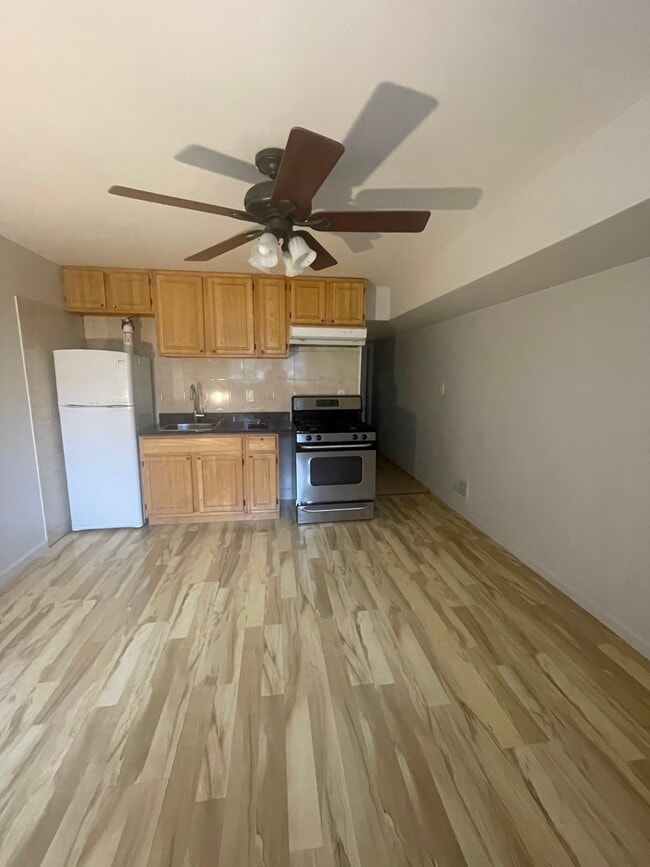 Building Photo - 38 Pebble Ln