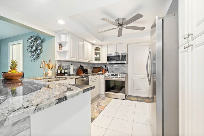 Building Photo - 3003 W Vina Del Mar Blvd