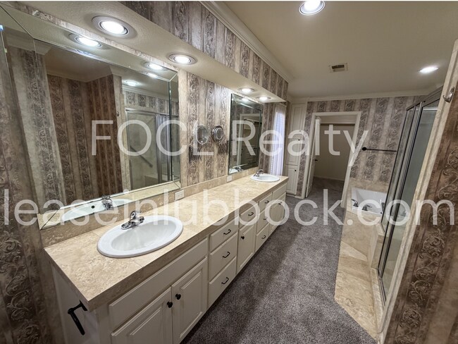 Building Photo - 3/2/2 - Garden Home