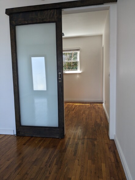 Building Photo - 250 3rd Ave
