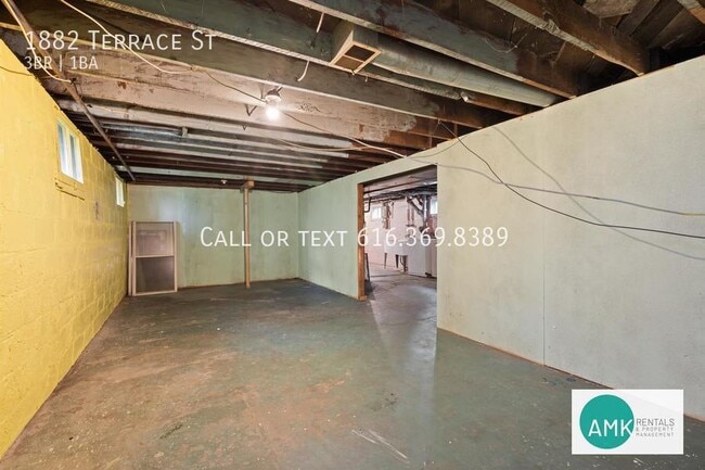 Building Photo - 1882 Terrace St