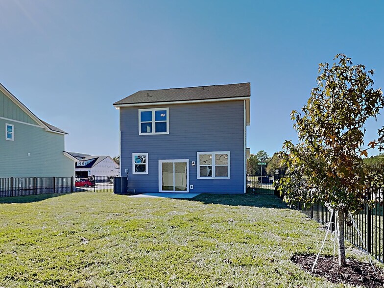 Building Photo - 5945 Hampton Creek Rd