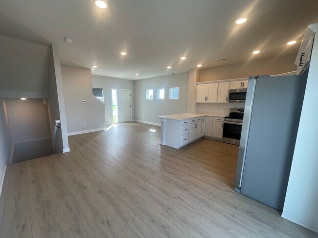 Building Photo - 4617 Leawood Ct