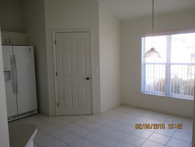 Building Photo - Lovely Oakwood Village Home