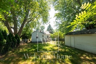 Building Photo - Vintage Home with Room to Entertain