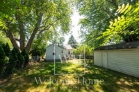 Building Photo - Vintage Home with Room to Entertain