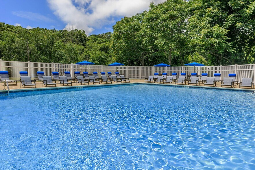 Nutmeg Woods 84 Hawthorne Dr N New London CT 06320 Apartment Finder